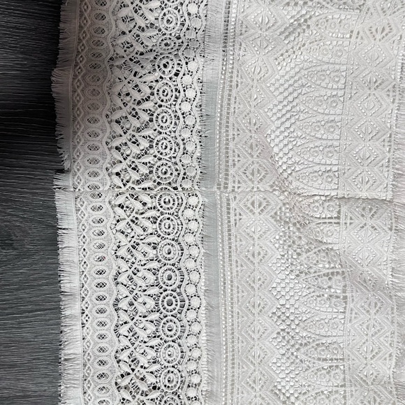 Beautiful knit dress brand:: Laundry by Shelli Segal size: 10, white color - Picture 7 of 8